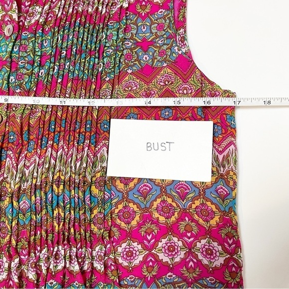 Diane von Furstenberg 100% silk Blakely Sleeveless Blouse 4 top button floral - Picture 11 of 13